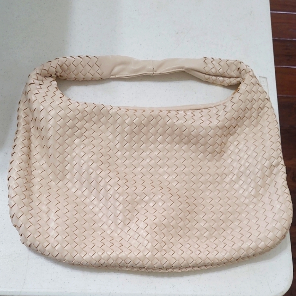 Urban Expressions Elegant Cream Woven Women's Shoulder Bag